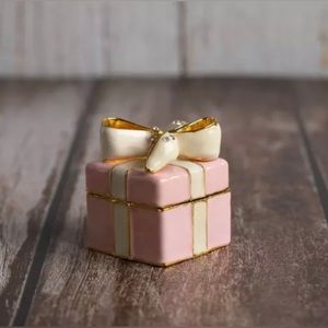 New pink & gold jewelry box